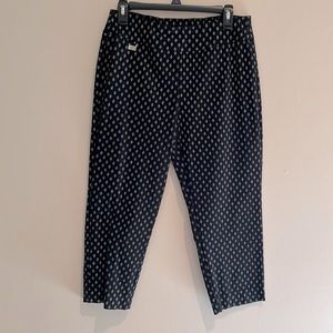 Ankle length diamond printed pants with stretch waistband